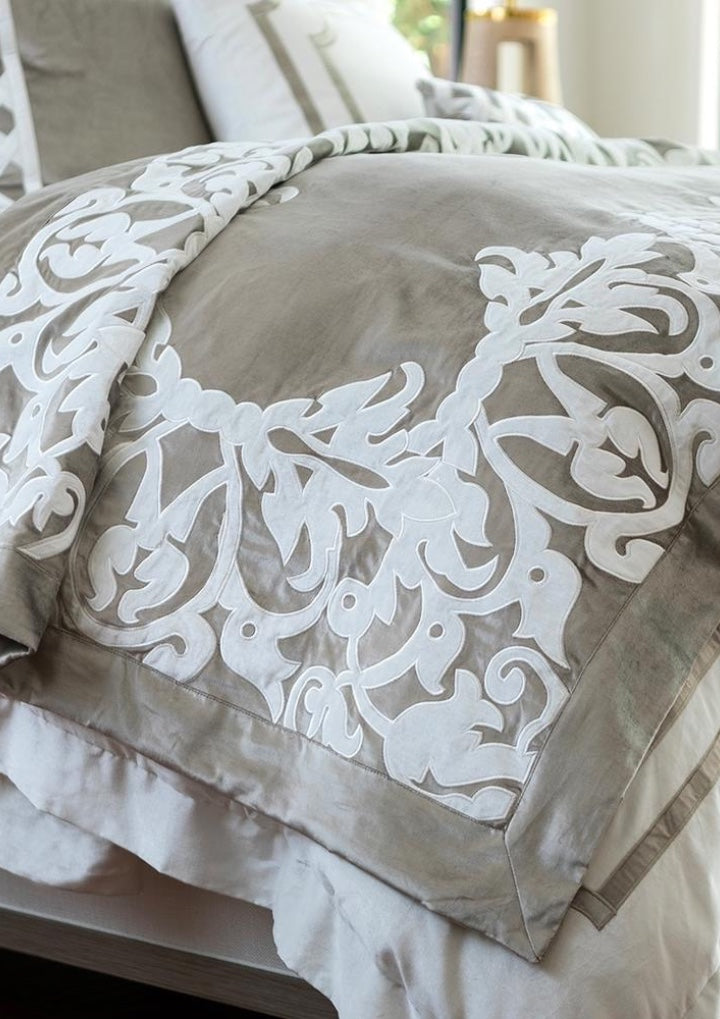 Jackie Throw Fawn Matte Velvet Ivory Matte Velvet