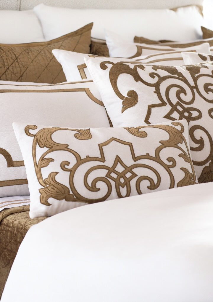 Mozart Pillow White Straw