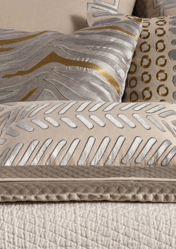 Peru Rectangle Pillow Dark Sand / Platinum