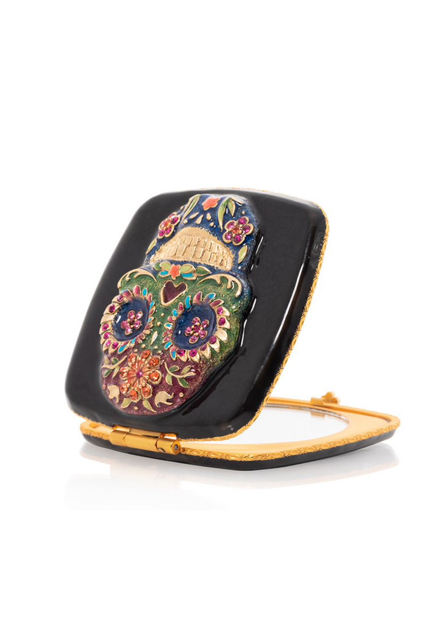 Lilah Skull Compact
