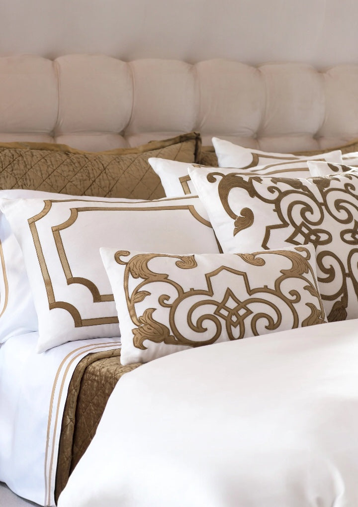 Soho King Pillow / White Linen / Velvet