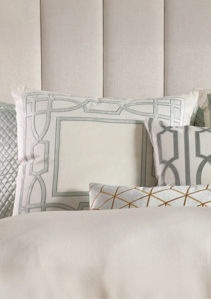 Trey Euro Border Pillow Ivory / Aquamarine