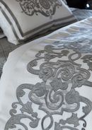 Mozart Throw / White Linen / Velvet