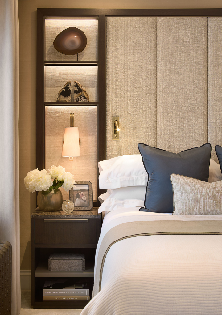 Larkin Wall Light