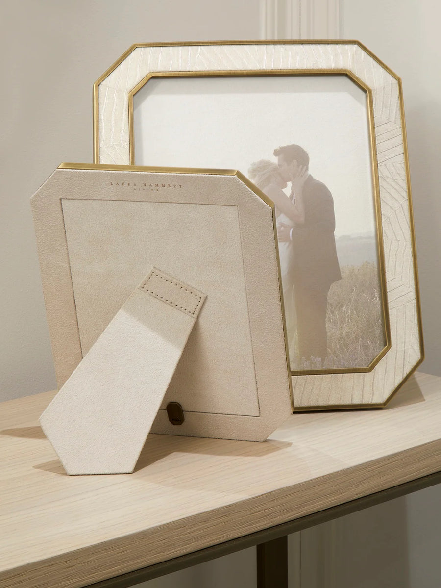 World Inside Rosenwood | Elemental Photo Frame