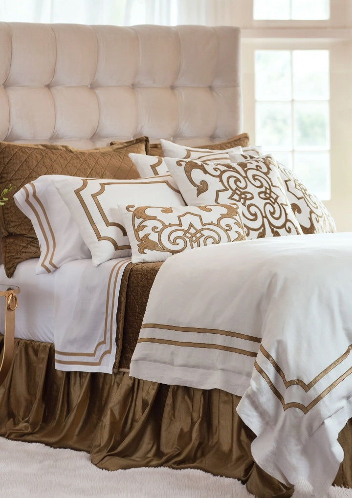 Soho King Pillow / White Linen / Velvet